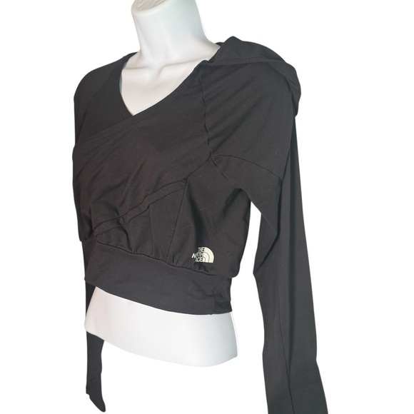 The North Face Women’s XS Black FlashDry Wrap Hoodie Long Sleeve Thumbholes - Picture 4 of 10
